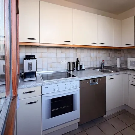 Apartment Am Chiemsee Mit Traumhaftem Seeblick, Balkon Und Garage *